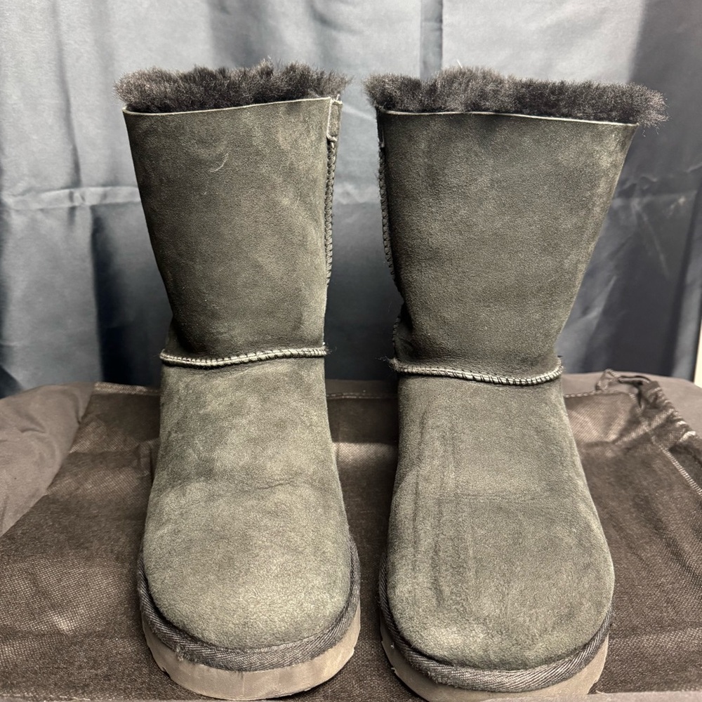 UGG Sued Black Boots - Great condition- Women's size 10